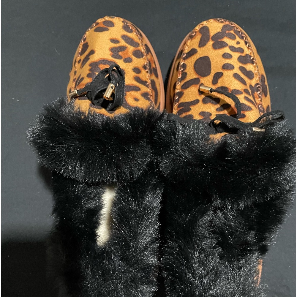 Leopard shoes women's size 9